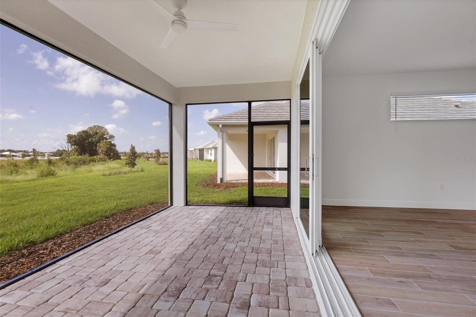 LAKEHOUSE COVE/WATERSIDE PHS 5 - Residential Lease