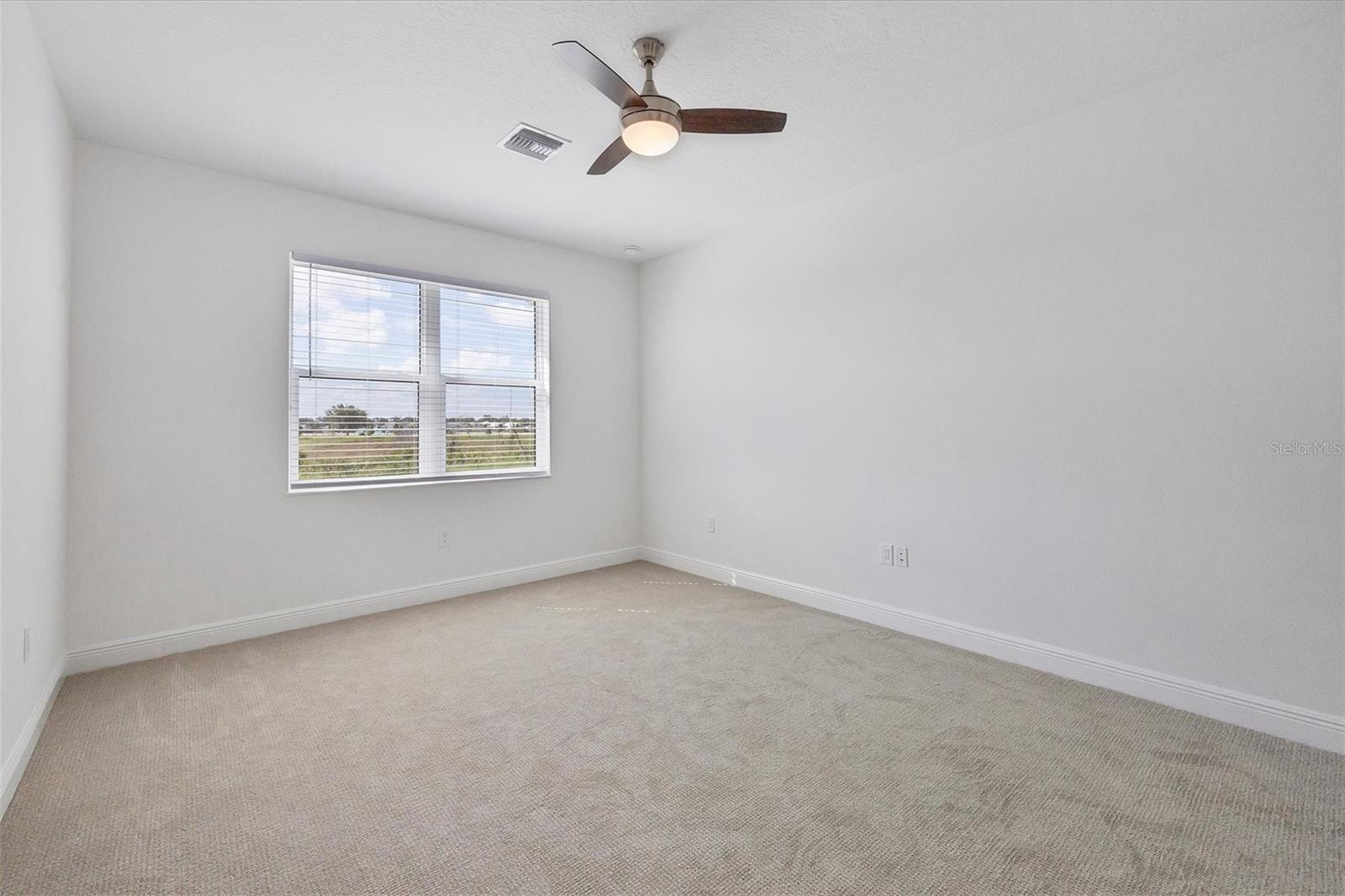 LAKEHOUSE COVE/WATERSIDE PHS 5 - Residential Lease