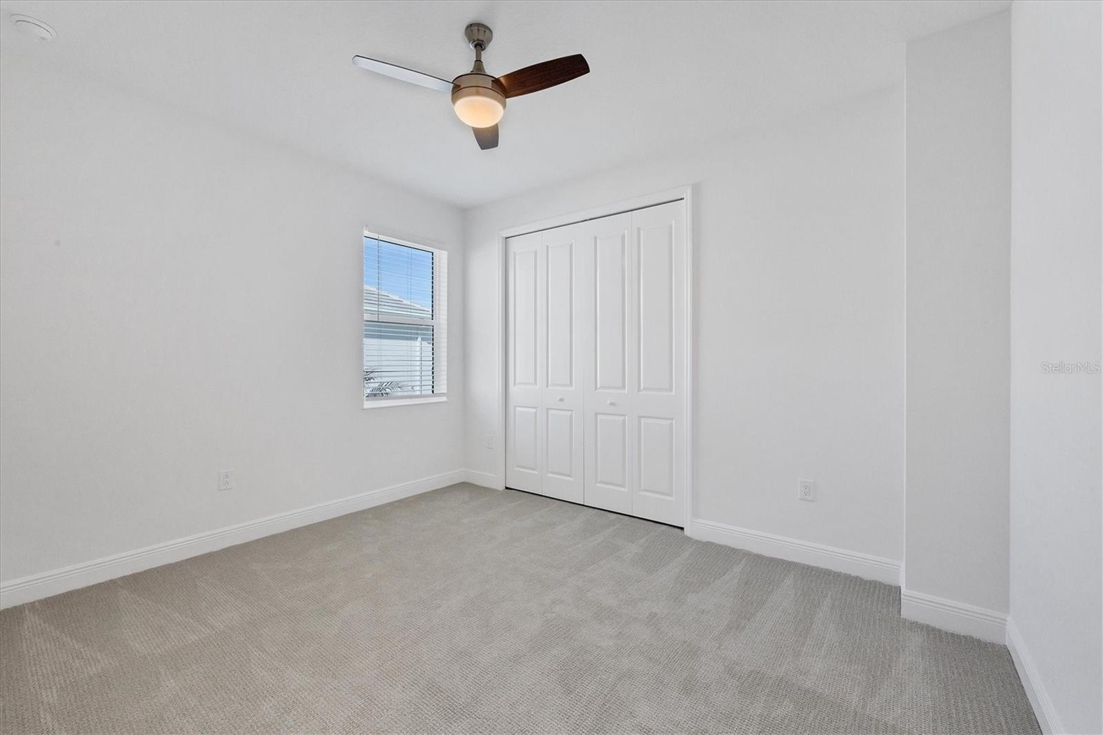 LAKEHOUSE COVE/WATERSIDE PHS 5 - Residential Lease