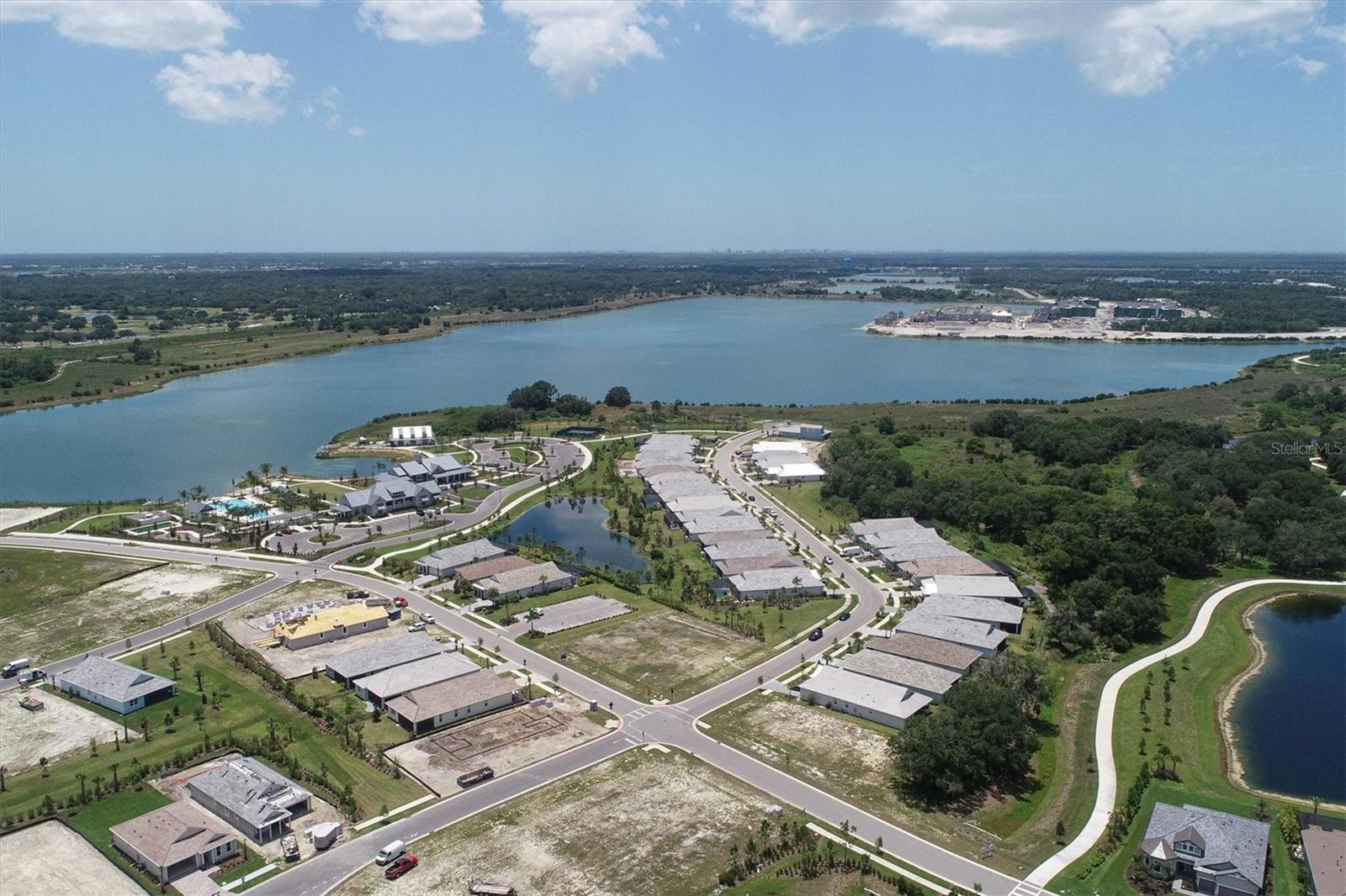 LAKEHOUSE COVE/WATERSIDE PHS 5 - Residential Lease