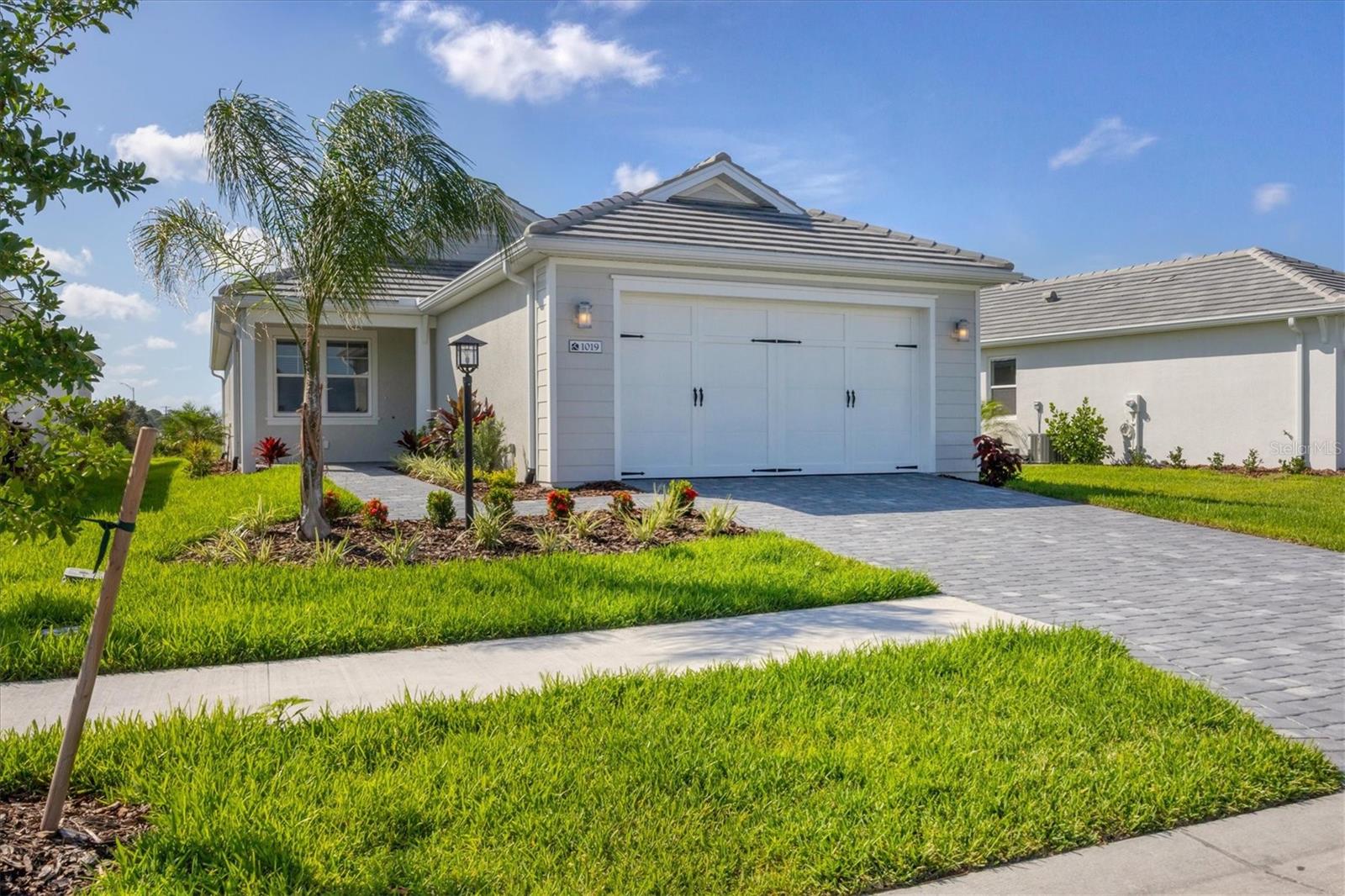 LAKEHOUSE COVE/WATERSIDE PHS 5 - Residential Lease