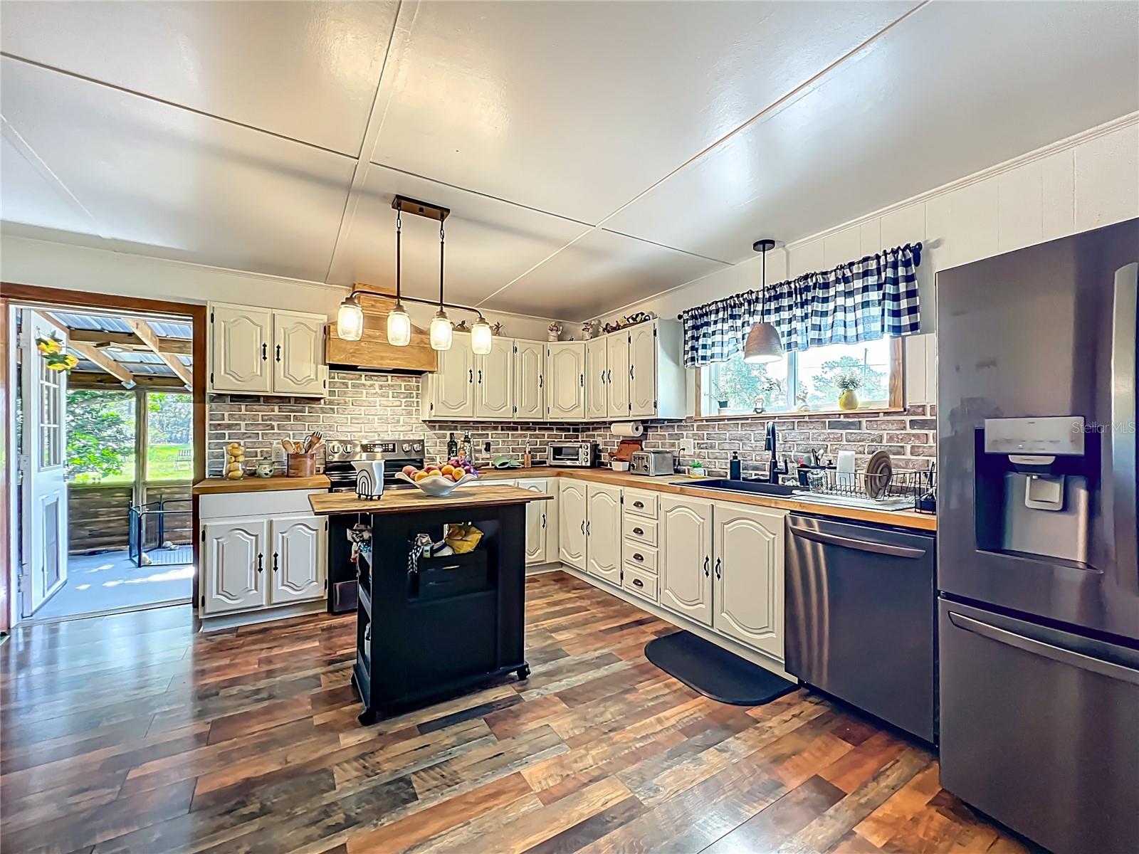 ACREAGE - Residential