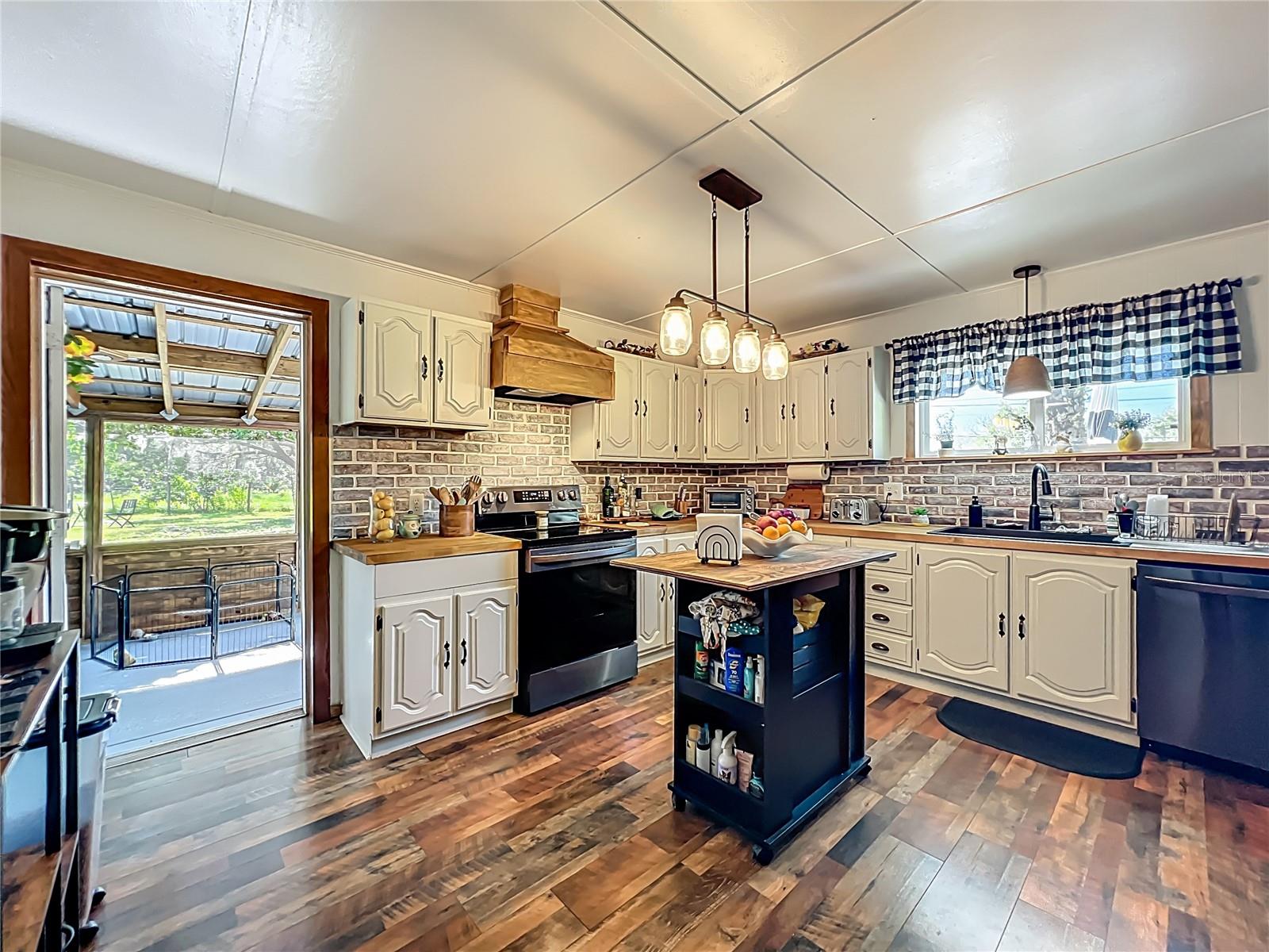 ACREAGE - Residential