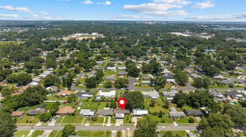 A home in LAKELAND