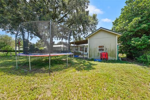 A home in LAKELAND