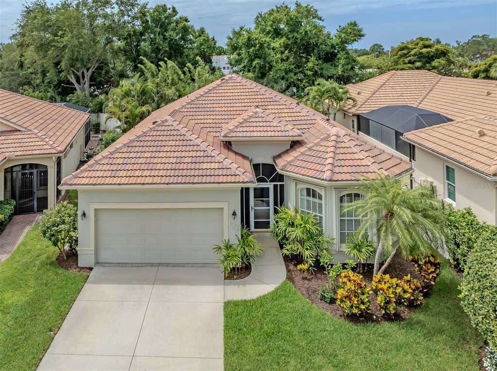 Photo of 128 Amora Avenue, Venice, FL 34285 (MLS # N6144437)
