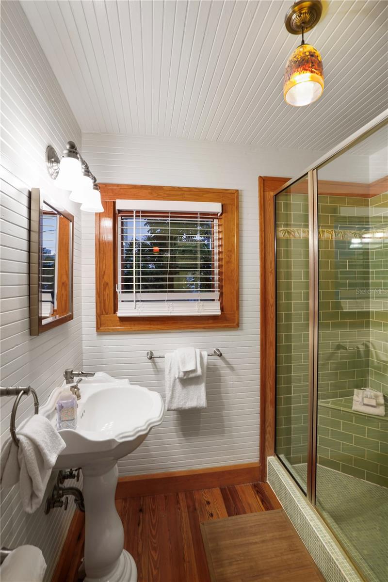 MOREY BEACH - Residential