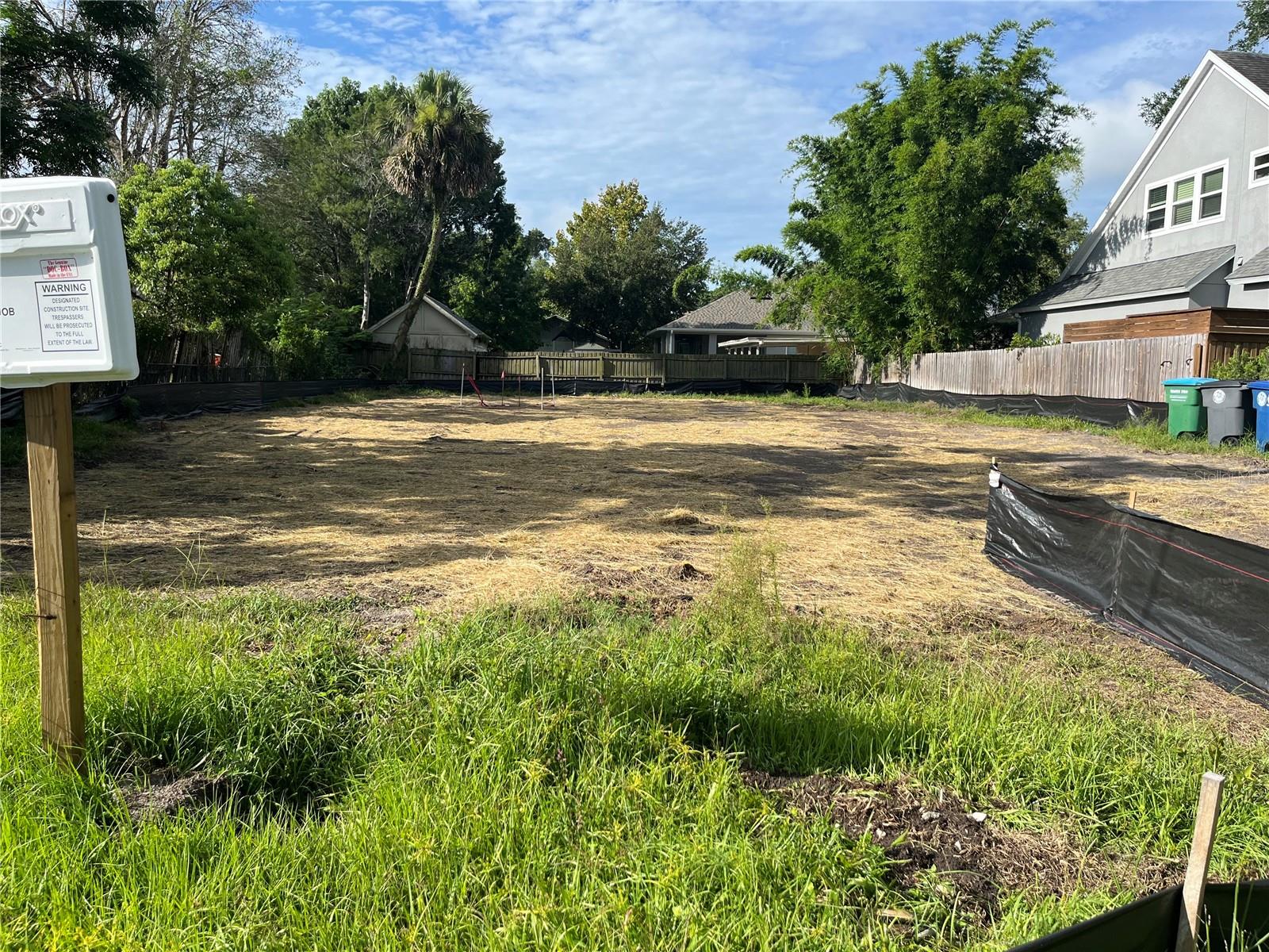 ?? Land for Sale – Build Your Dream Home in Winter Park! Just minutes from Park Avenue!
Discover the perfect opportunity to build your custom home in one of Central Florida’s most desirable neighborhoods! This prime homesite is nestled among newly built luxury residences and offers the ideal canvas for your future home.
The owner has already completed the heavy lifting — the previous structure has been professionally demolished, the septic tank removed, and the lot is cleared and ready to build.
Highlights: Prime Winter Park location, Minutes to Park Avenue dining, shopping & events, Surrounded by high-end, newly constructed homes, ready for your builder!
Opportunities like this in Winter Park are rare — don’t miss your chance to create something truly special