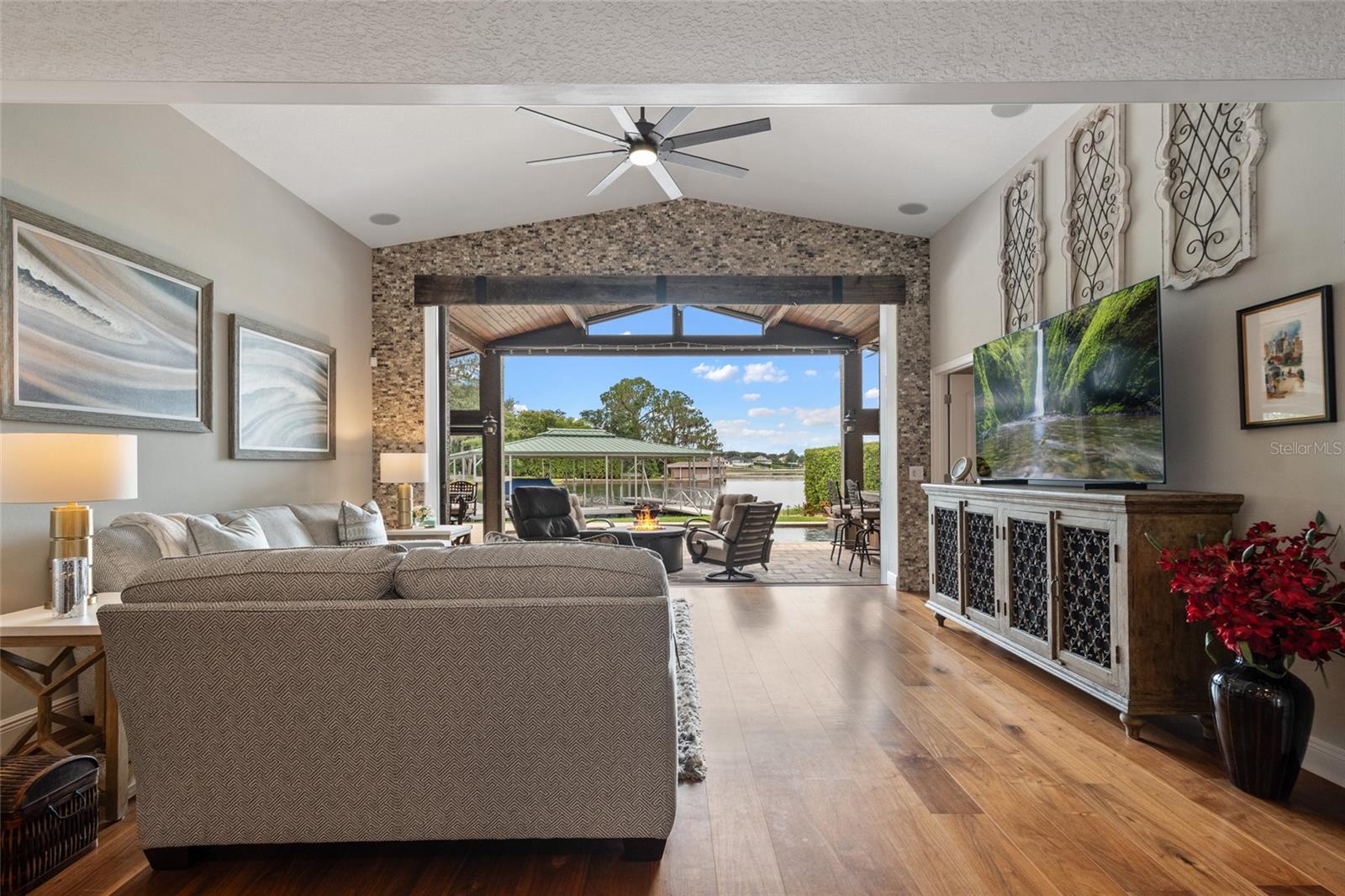 DOWN ACRES ESTATES - Residential