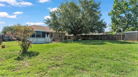 A home in LAKELAND