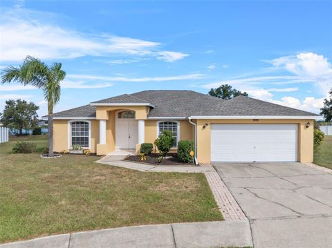 A home in WINTER HAVEN