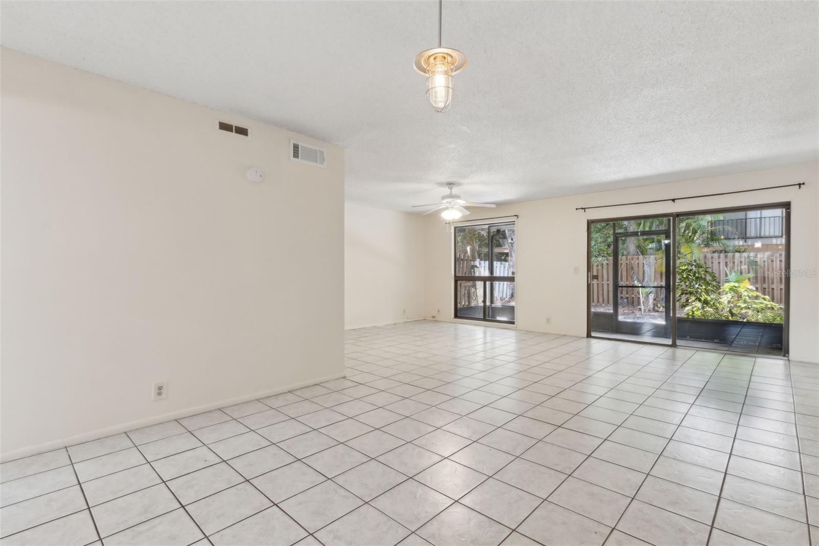 411 SHEOAH BOULEVARD 33