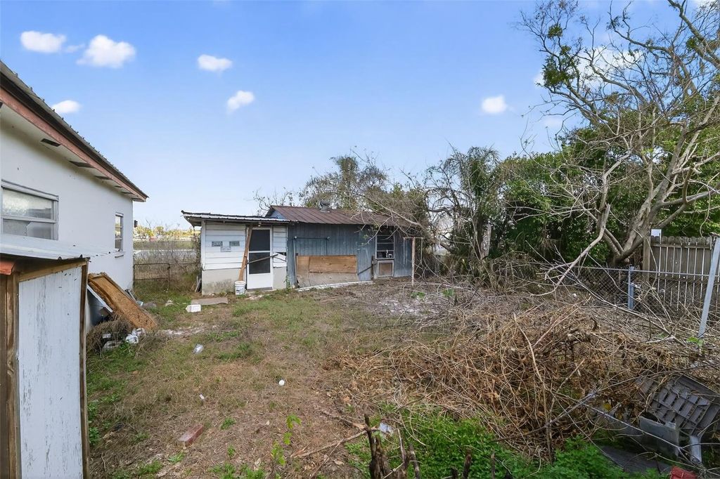 Photo of 1304 Turkey Creek Road, Plant City, FL 33566 (MLS # A4685134)