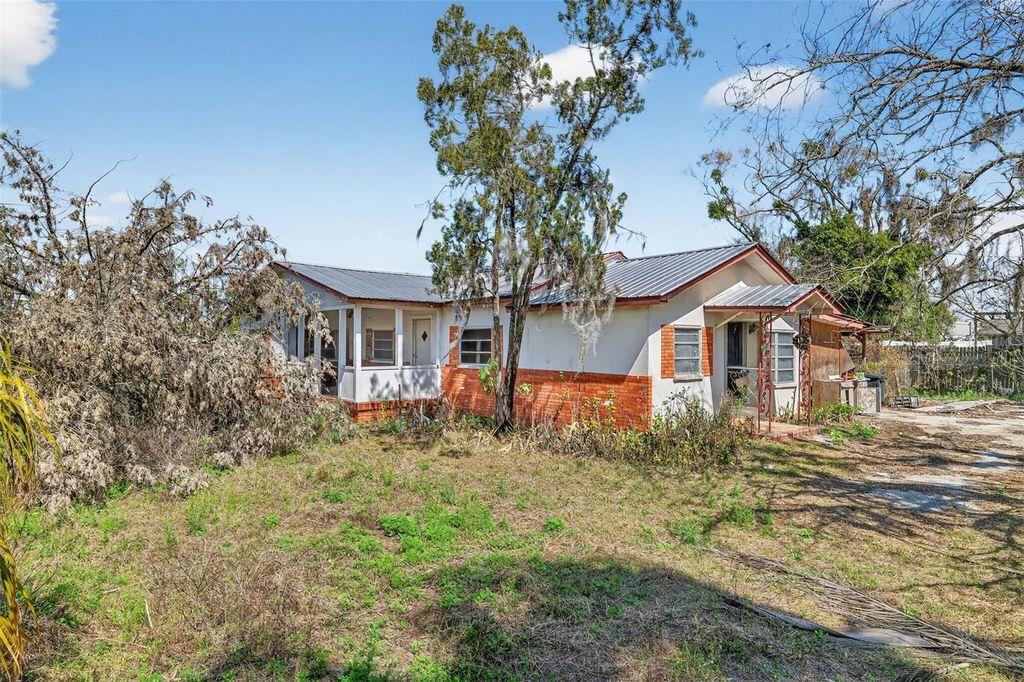 Photo of 1304 Turkey Creek Road, Plant City, FL 33566 (MLS # A4685134)