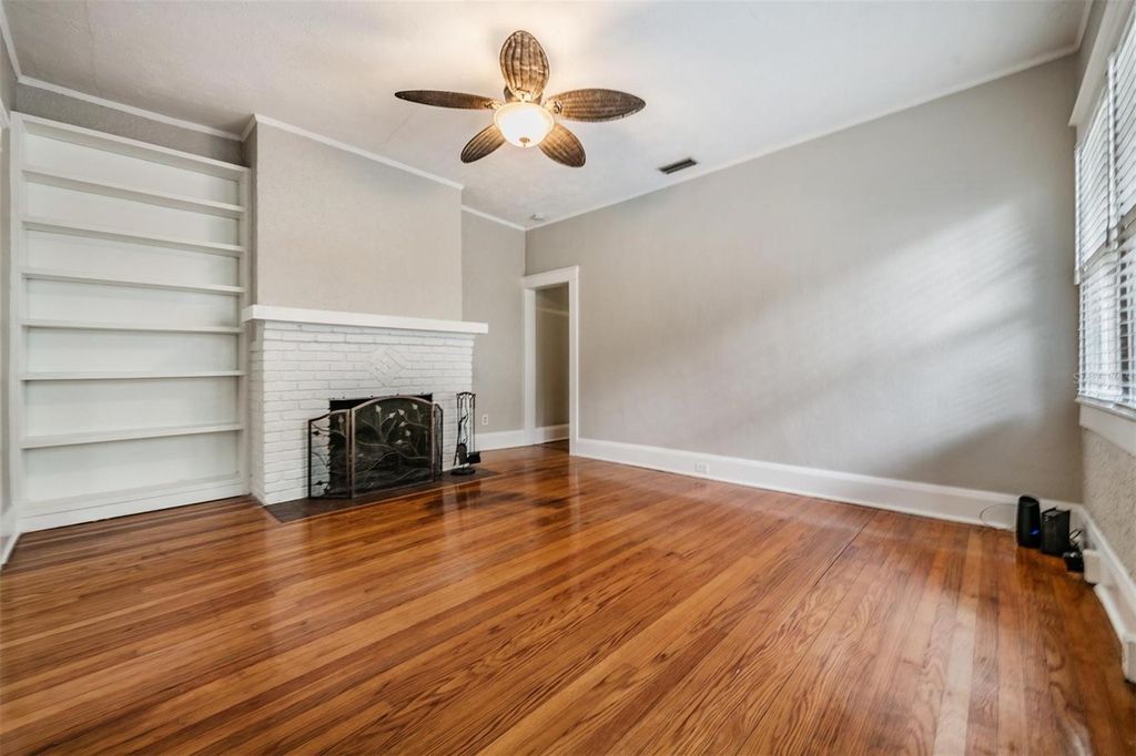 Photo of 1002 E Crenshaw Street, Tampa, FL 33604 (MLS # TB8480081)