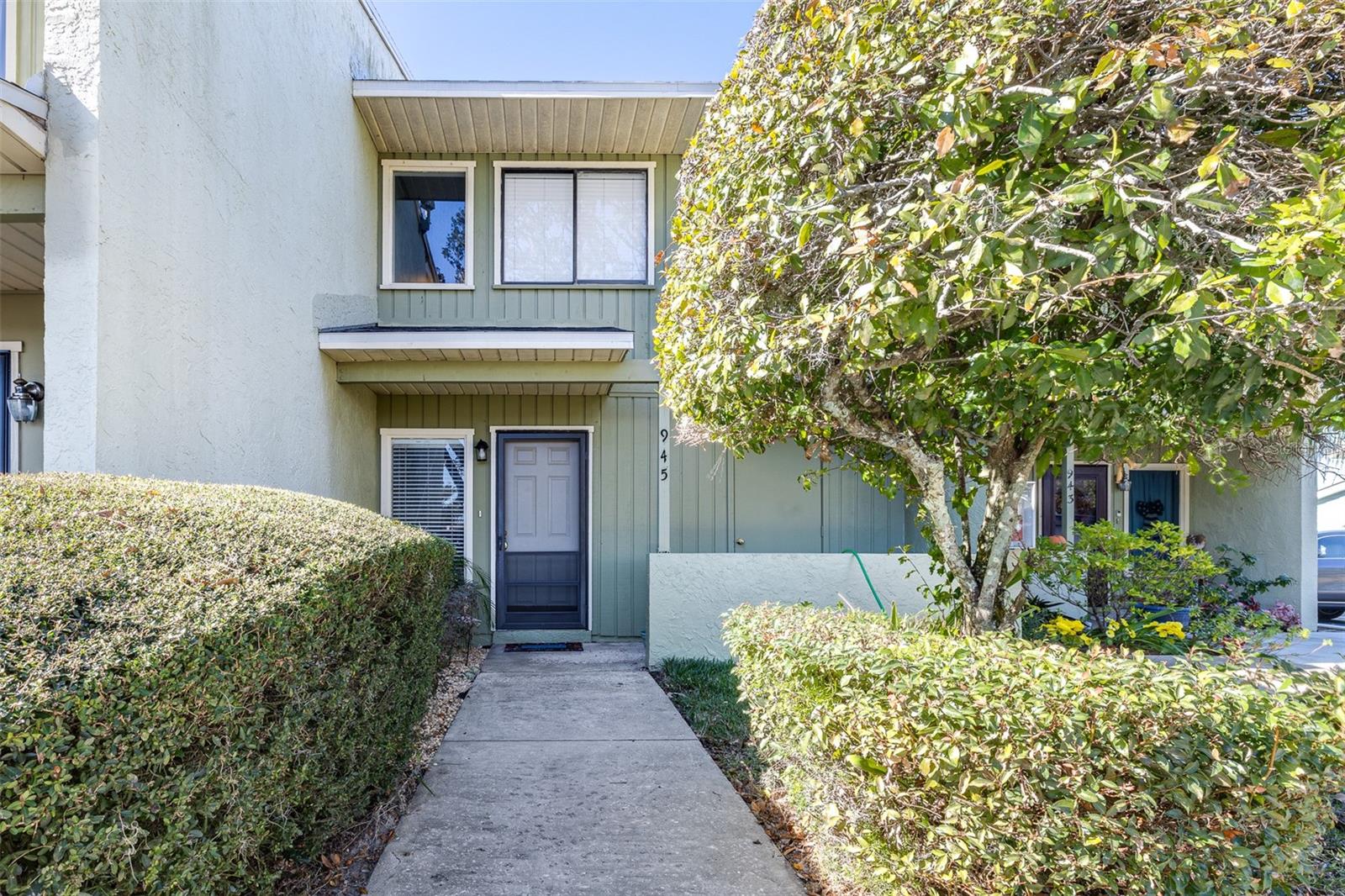 1561 LAKEVIEW DRIVE 945