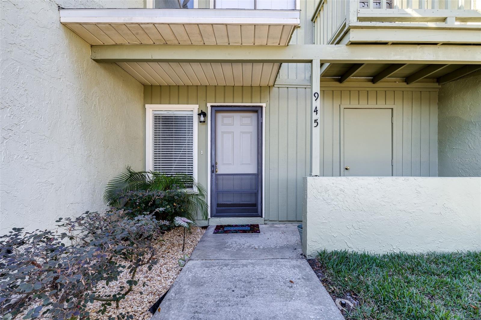 1561 LAKEVIEW DRIVE 945