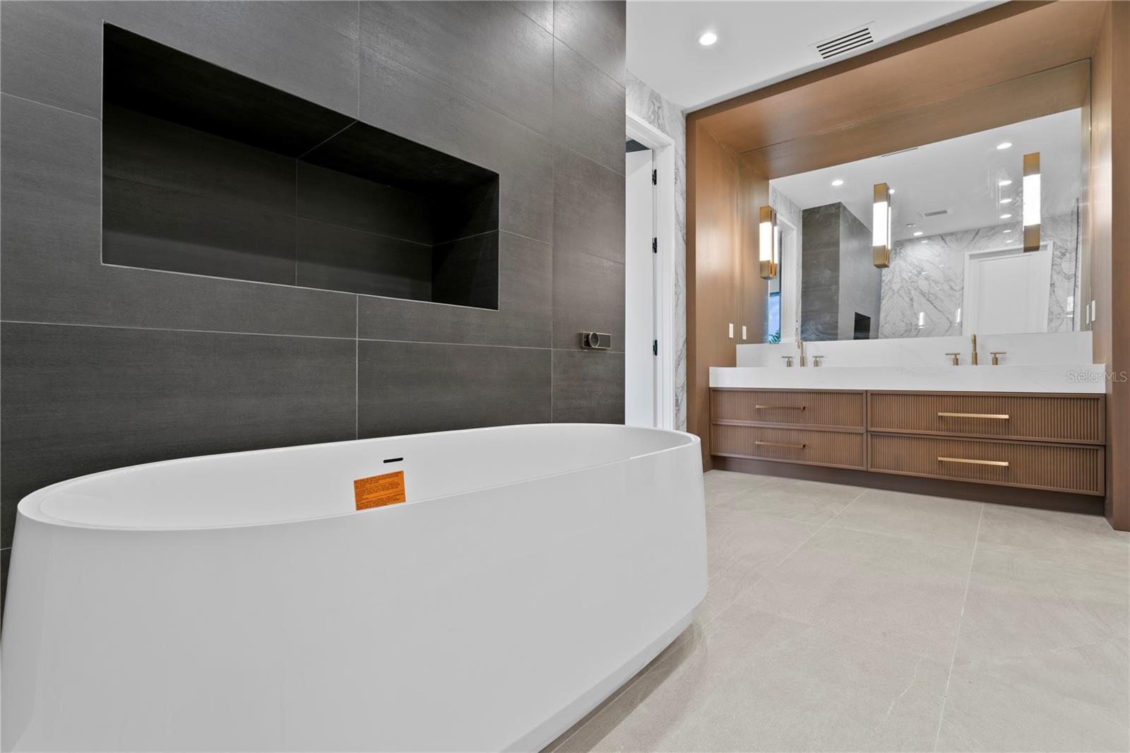 SNELL ISLE BRIGHTBAY - Residential