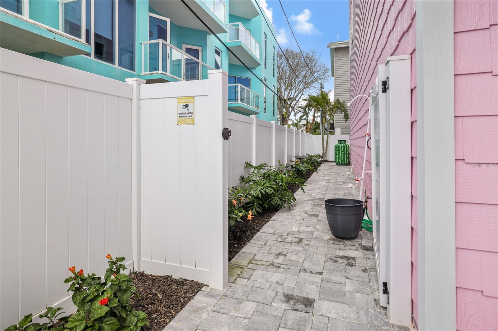 PENGUIN CABANA SUB - Residential