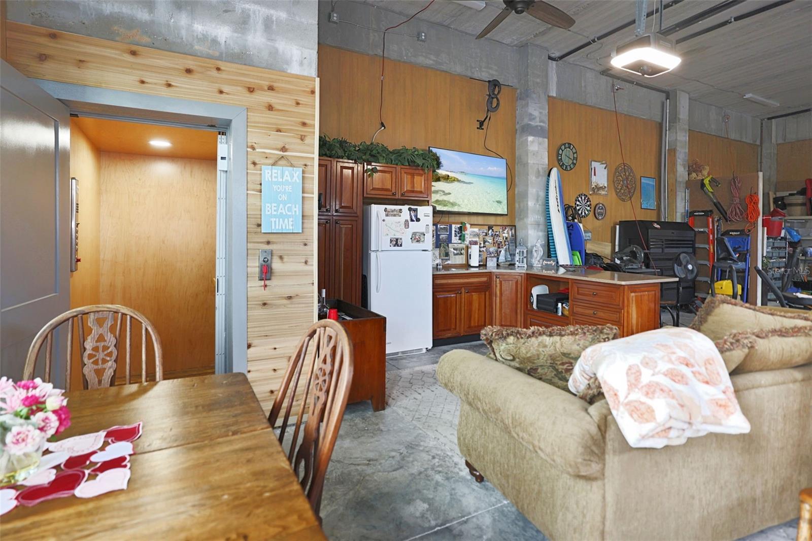 PENGUIN CABANA SUB - Residential