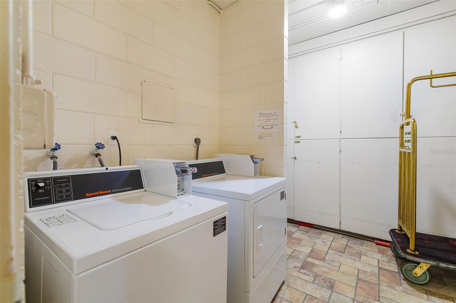 BAY TREE CLUB - Residential