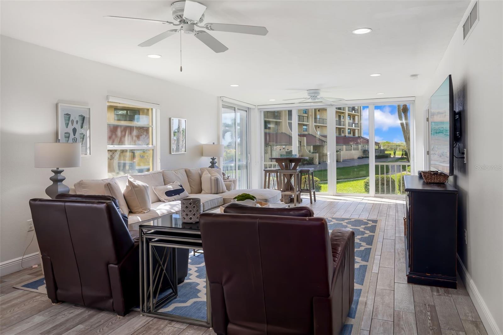 BAY TREE CLUB - Residential