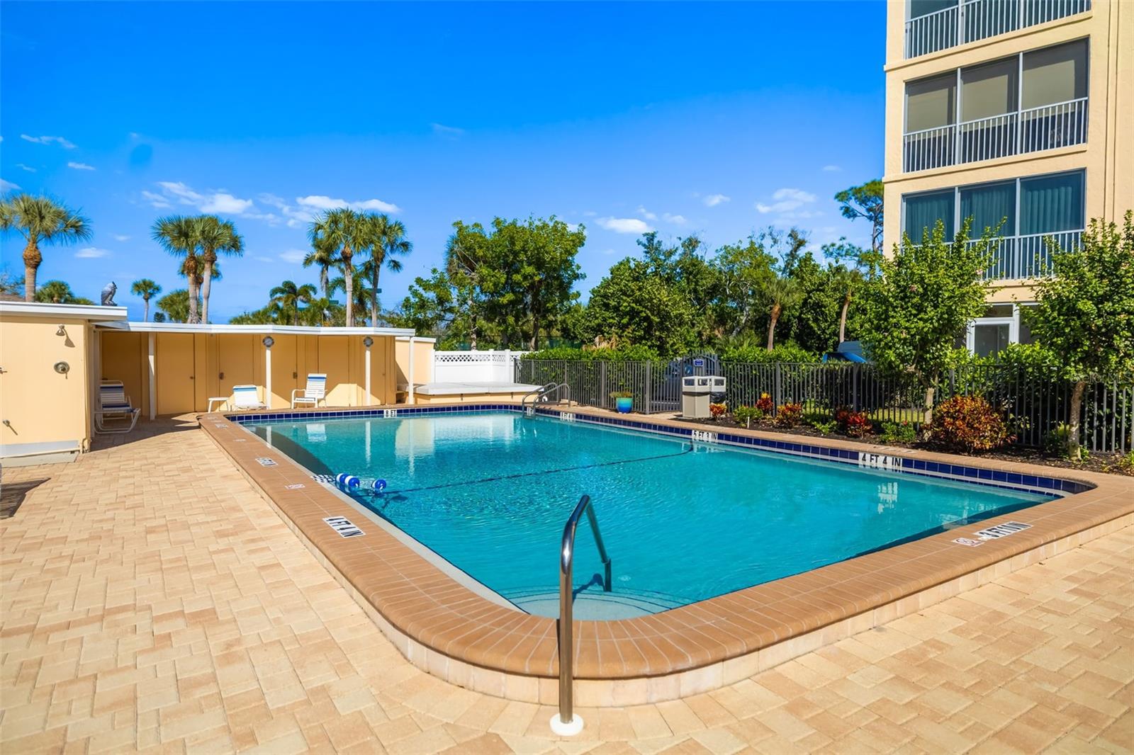 BAY TREE CLUB - Residential