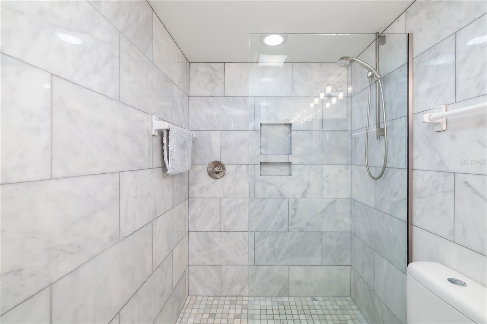 BAY TREE CLUB - Residential