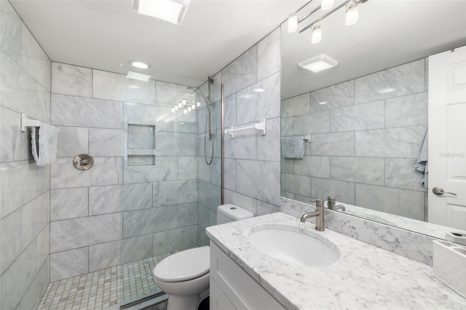 BAY TREE CLUB - Residential