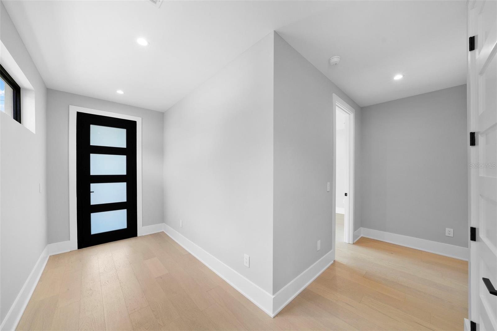 ROSS AT THE HEIGHTS TOWNHOMES - Residential Lease