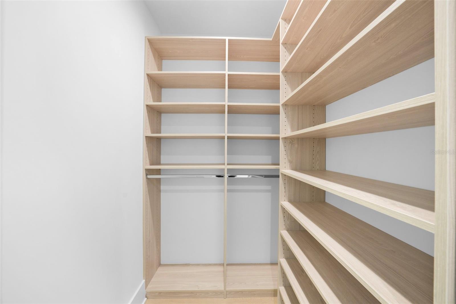 ROSS AT THE HEIGHTS TOWNHOMES - Residential Lease