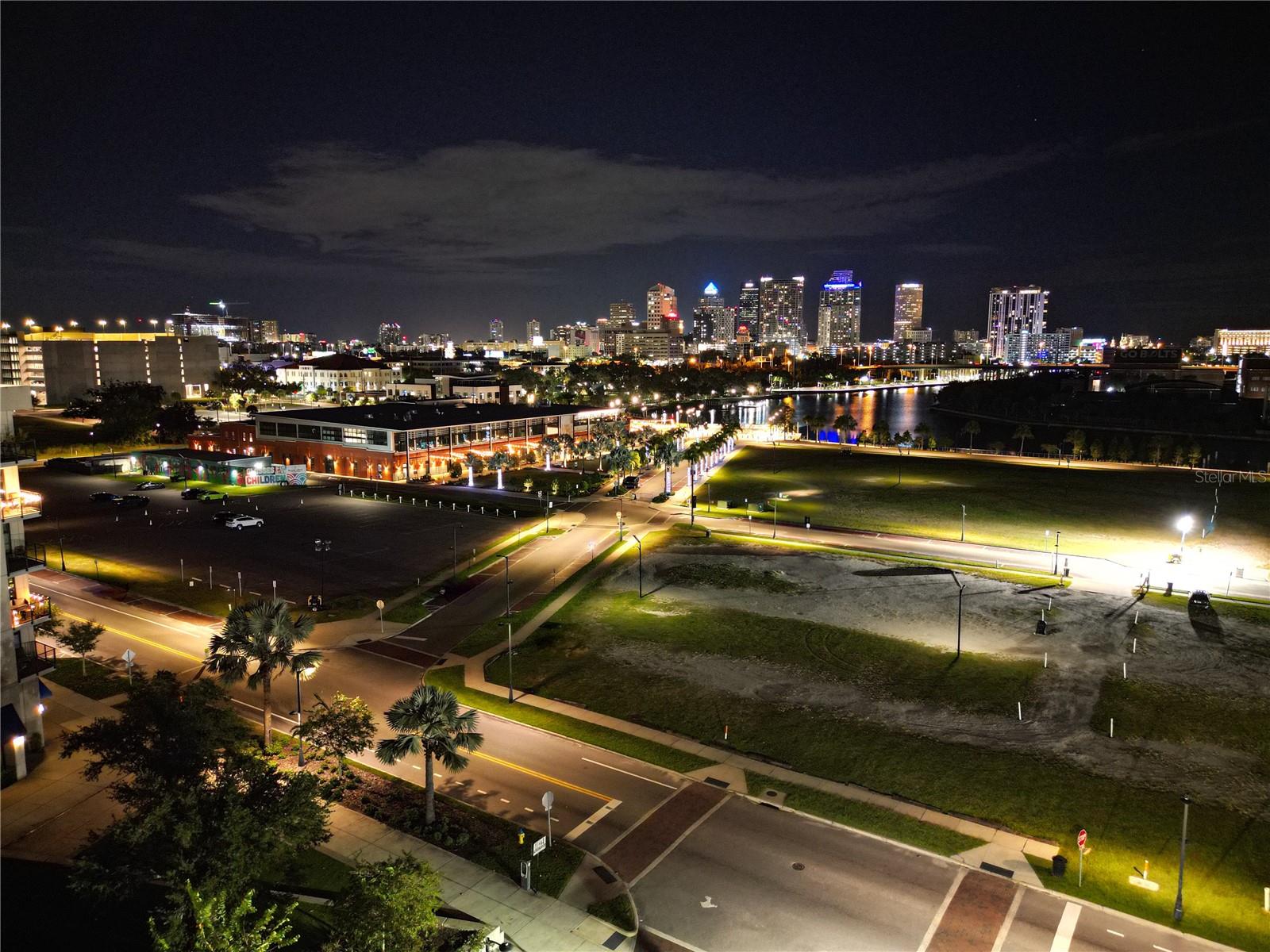 ROSS AT THE HEIGHTS TOWNHOMES - Residential Lease