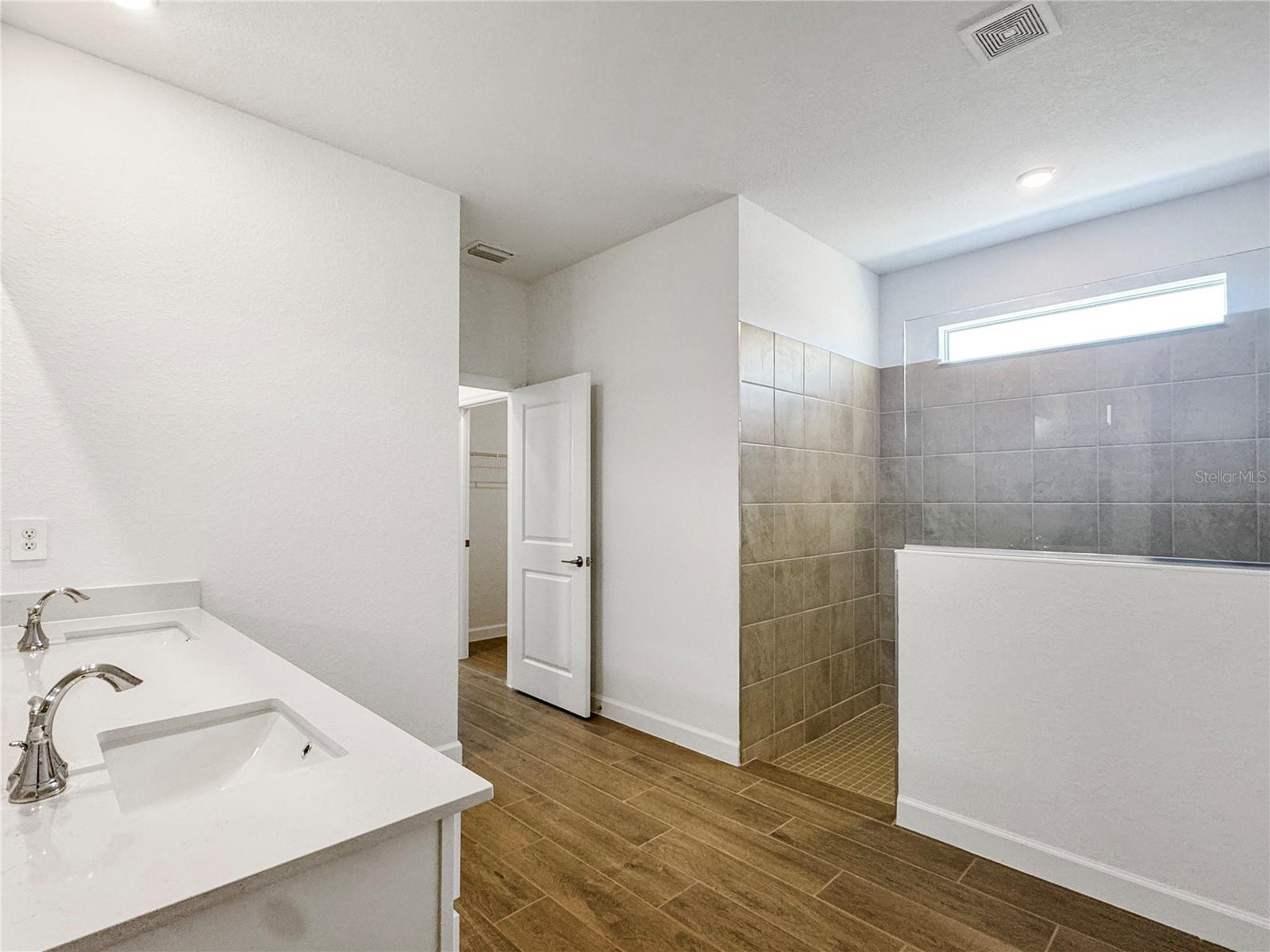 HARBOR EAST - Residential