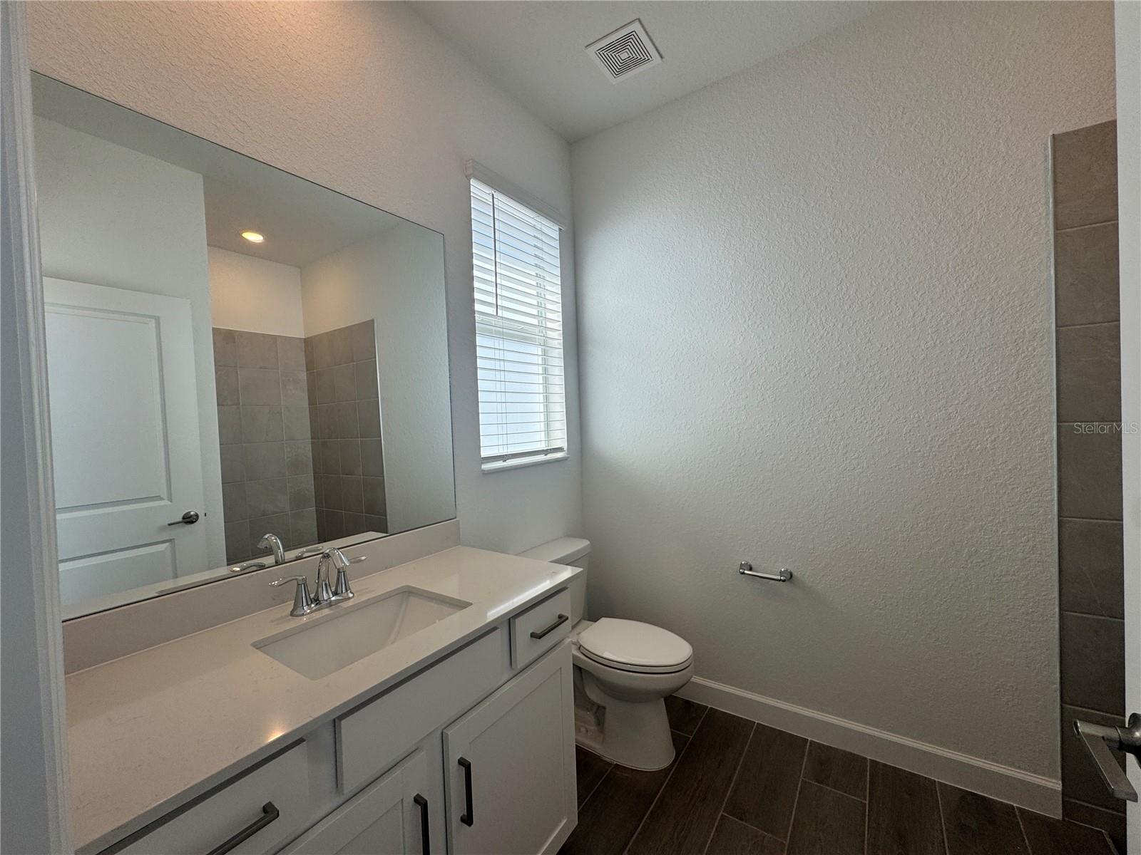 HARBOR EAST - Residential