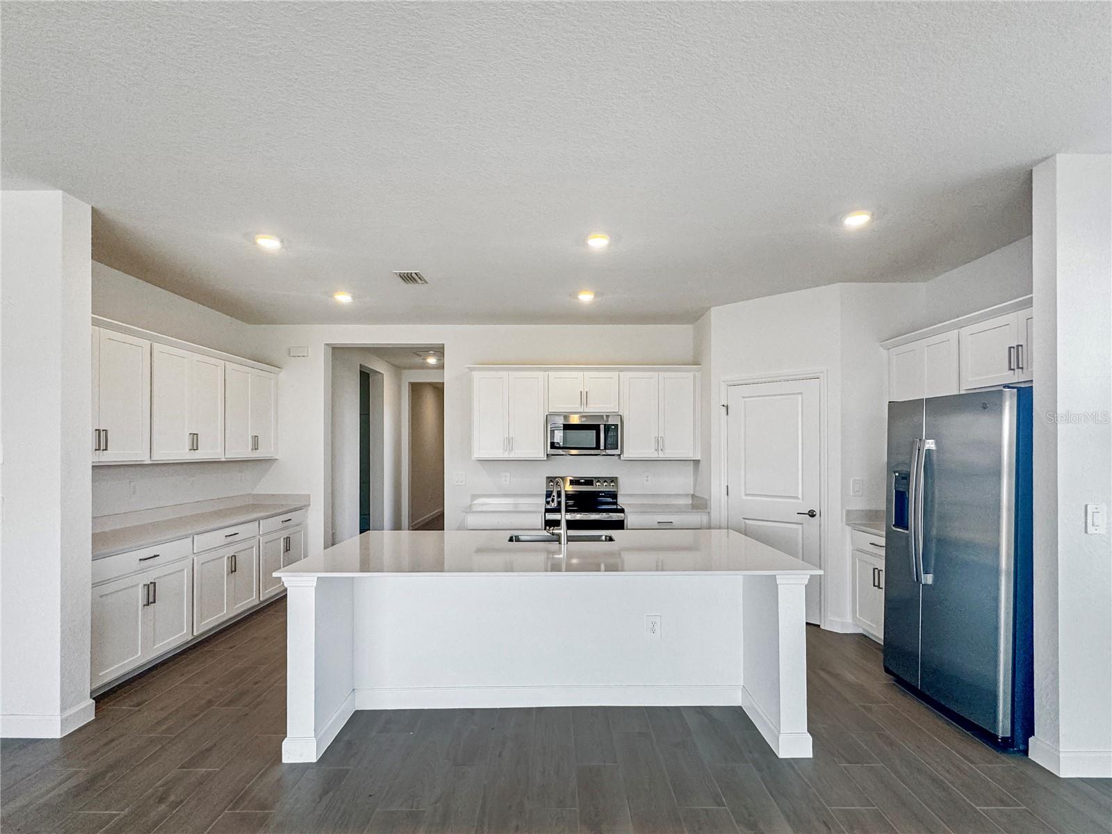 HARBOR EAST - Residential