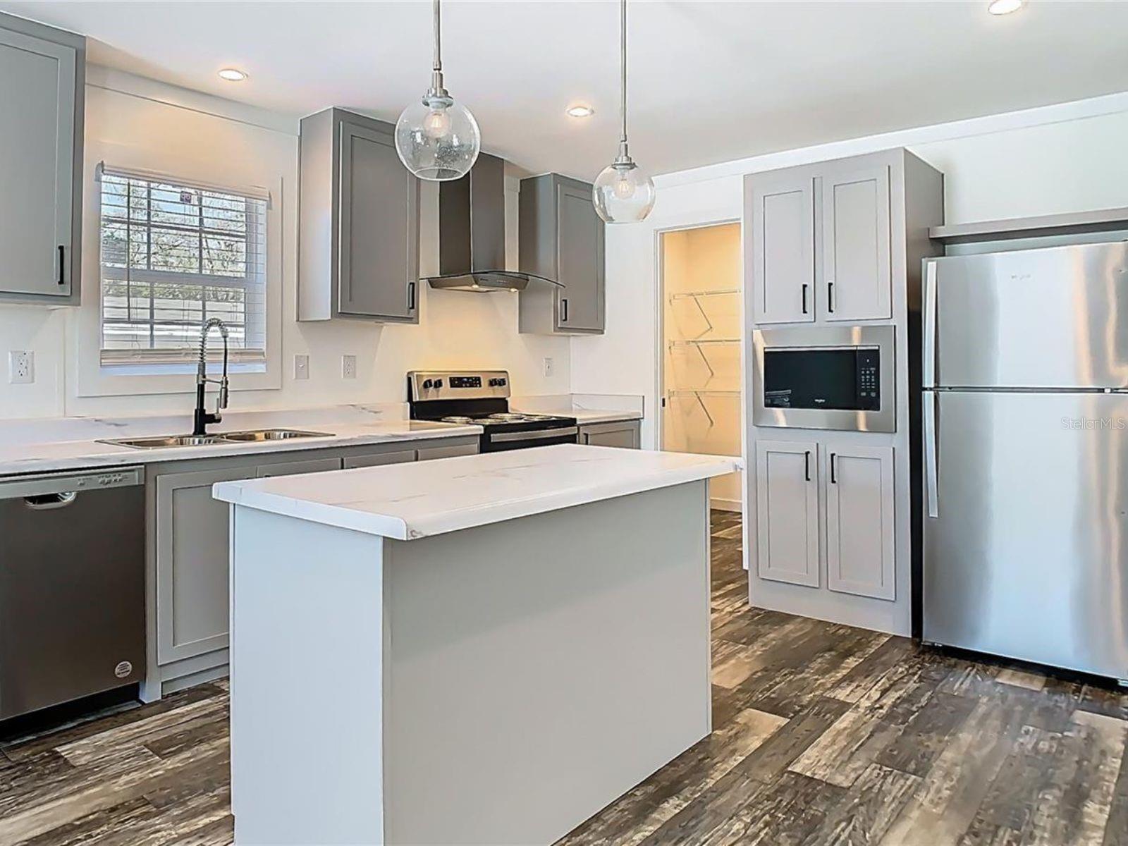 MOON LAKE ESTATES - Residential