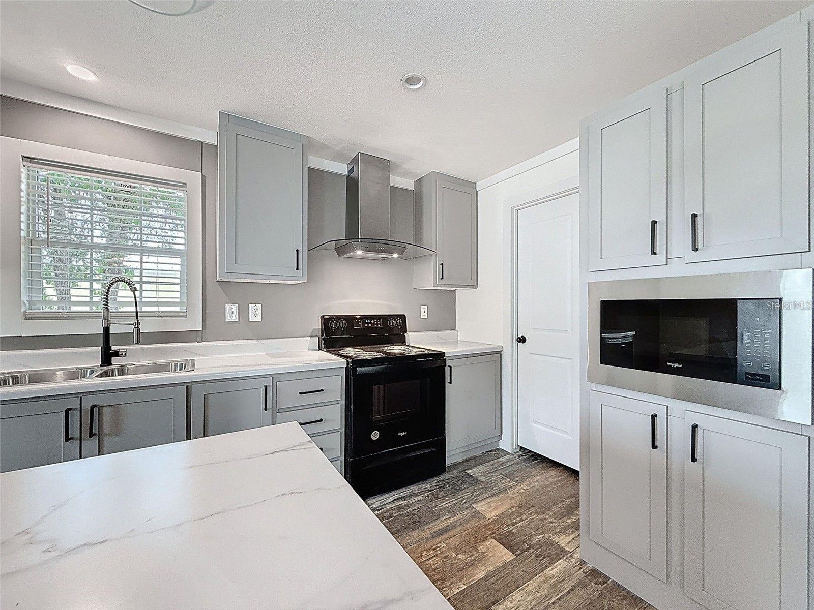 MOON LAKE ESTATES - Residential