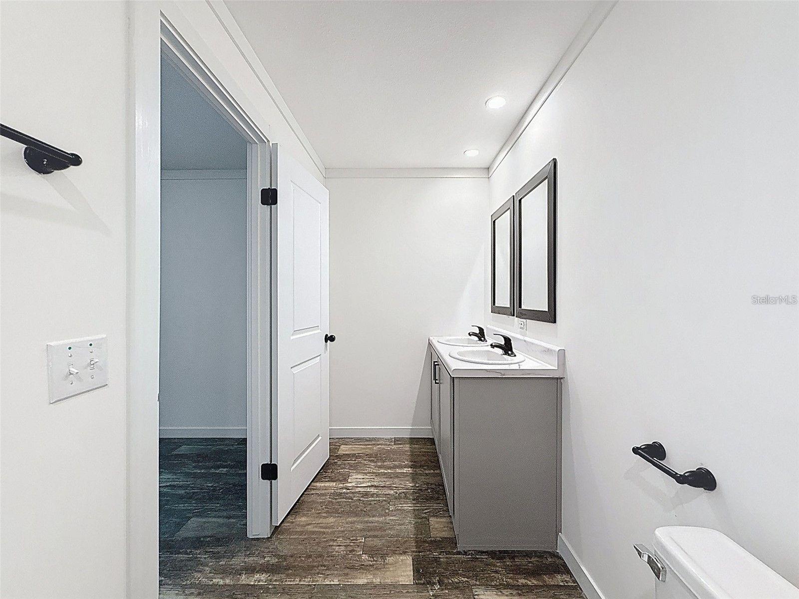 MOON LAKE ESTATES - Residential