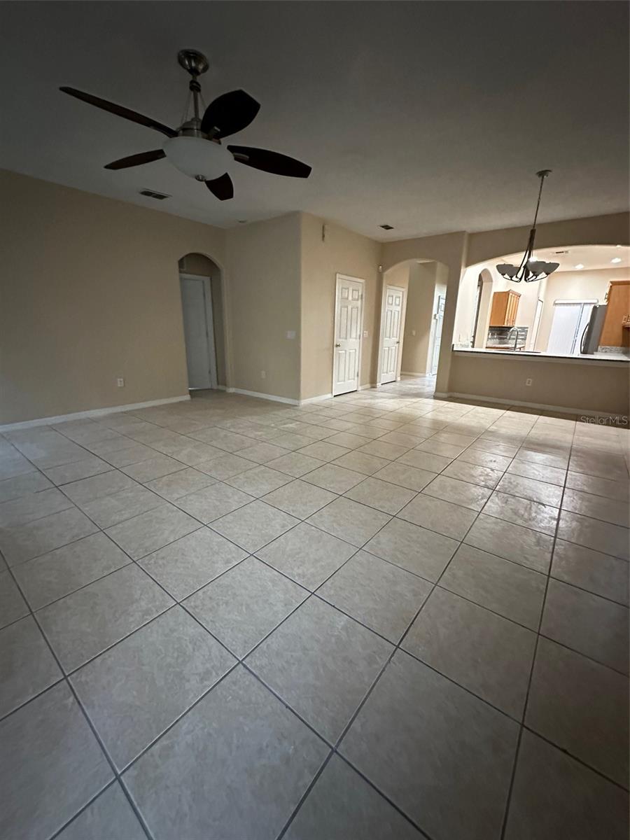 HUNTCLIFF PARK 51 48 - Residential