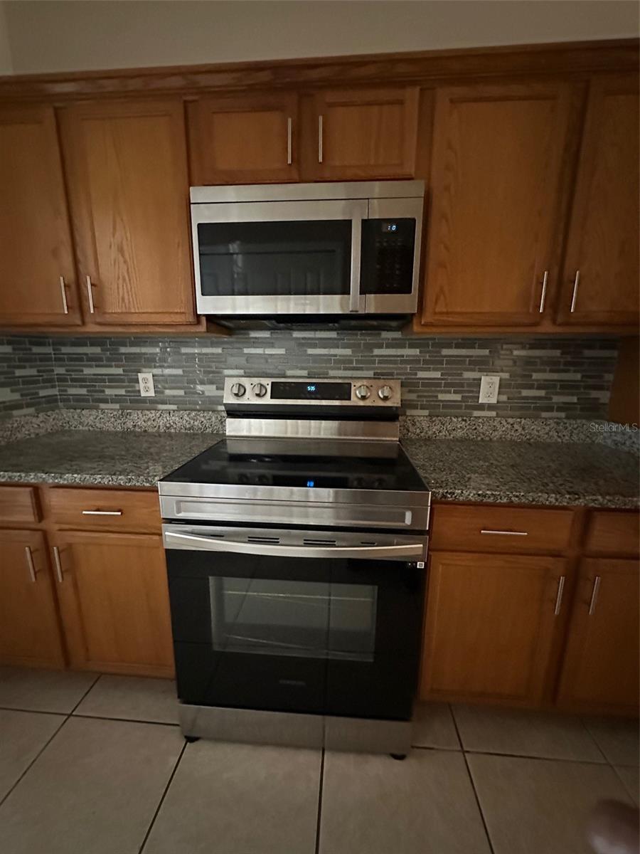 HUNTCLIFF PARK 51 48 - Residential