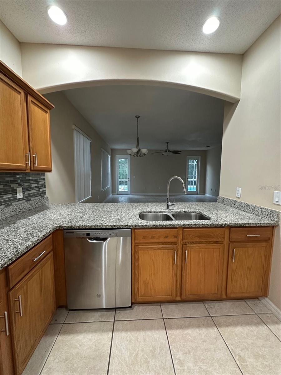 HUNTCLIFF PARK 51 48 - Residential