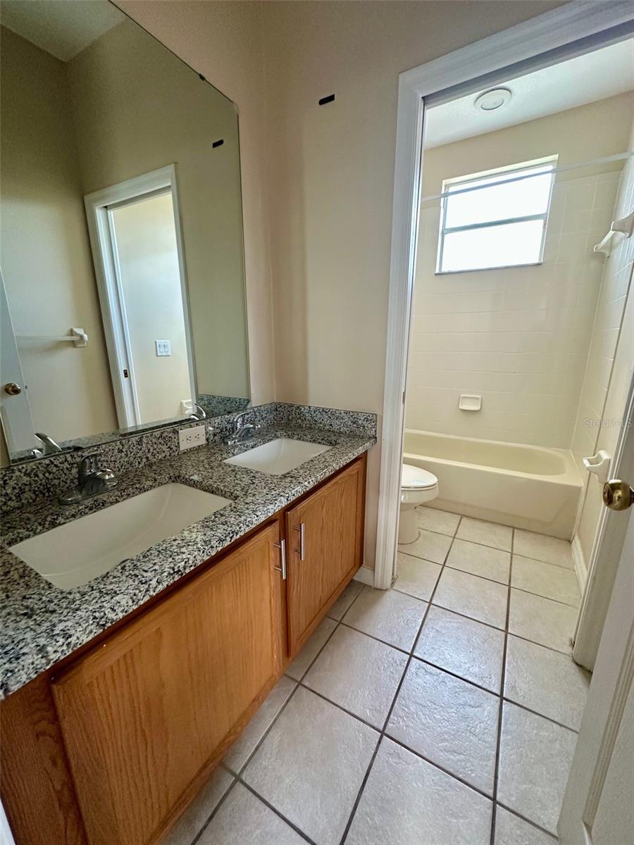 HUNTCLIFF PARK 51 48 - Residential