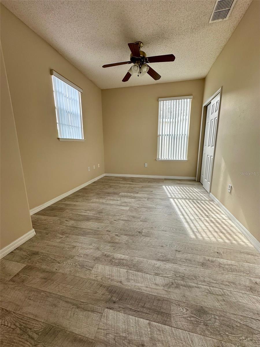 HUNTCLIFF PARK 51 48 - Residential