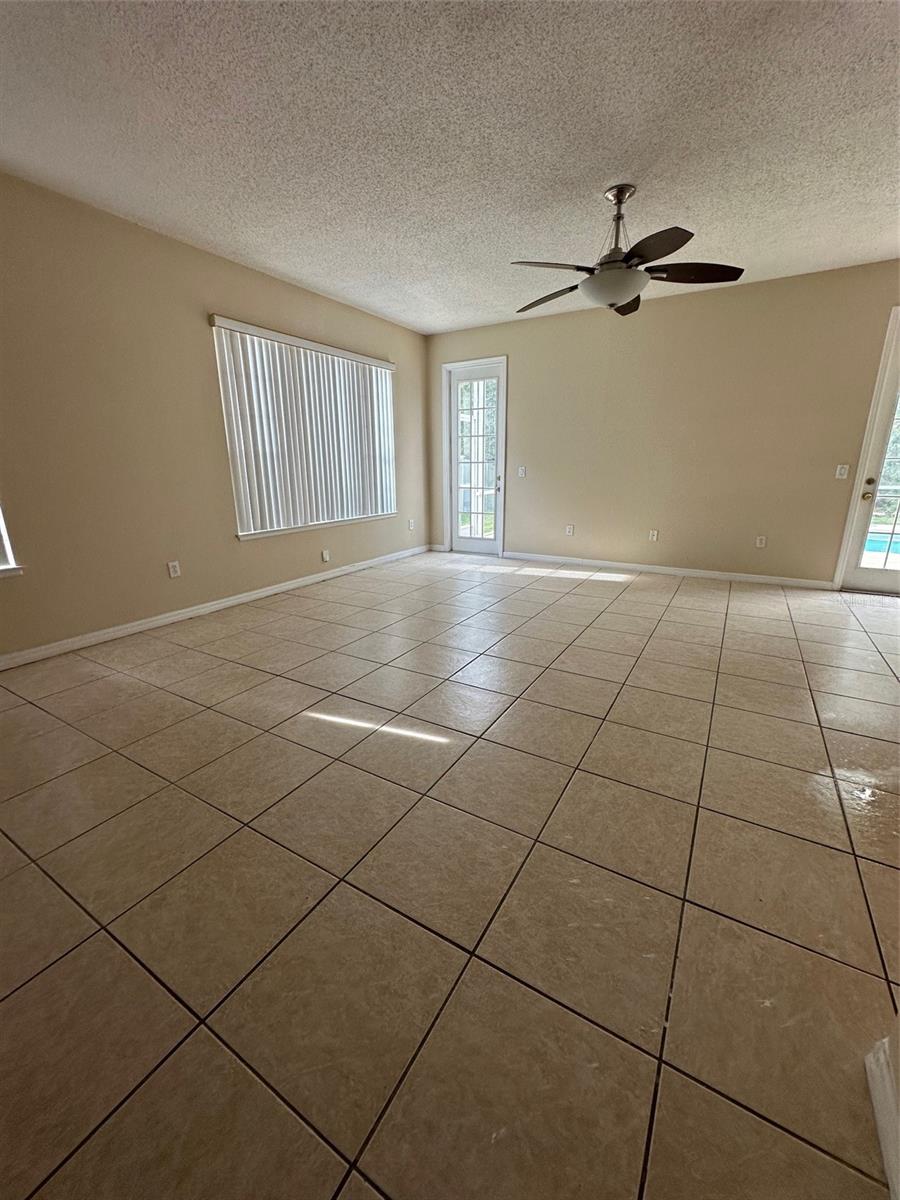 HUNTCLIFF PARK 51 48 - Residential