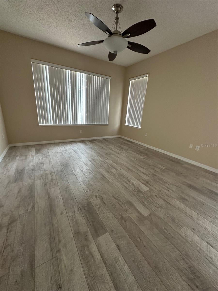 HUNTCLIFF PARK 51 48 - Residential