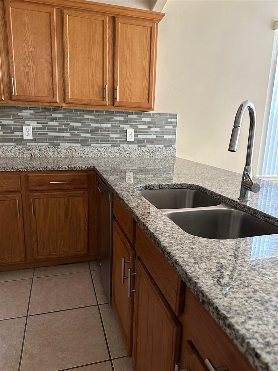 HUNTCLIFF PARK 51 48 - Residential