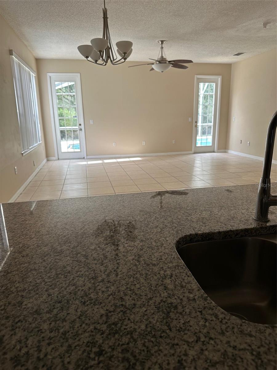 HUNTCLIFF PARK 51 48 - Residential