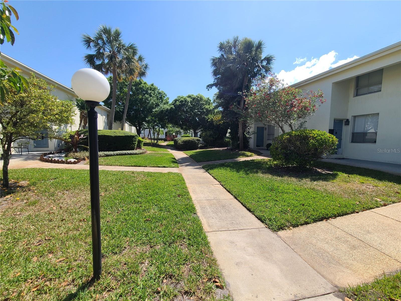 Photo 22 of 29 of 4503 LA CAPRI COURT townhome