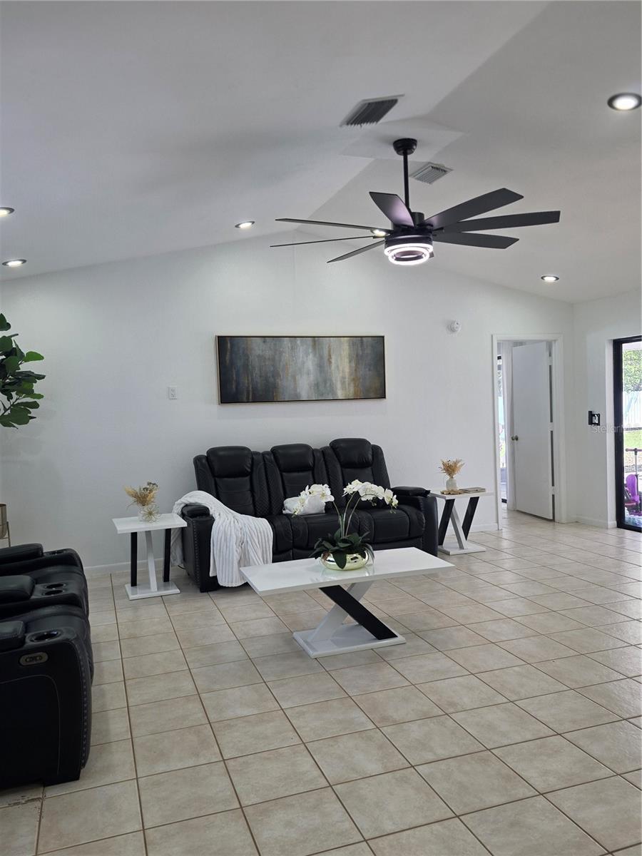 SPRING HILL - Residential