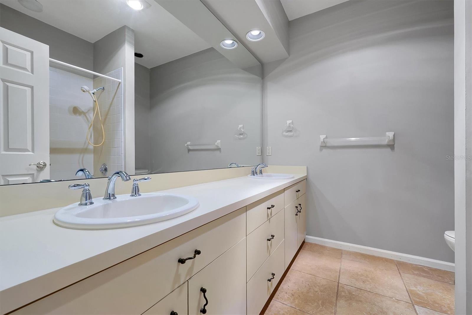 HARBOUR ESTATES - Residential